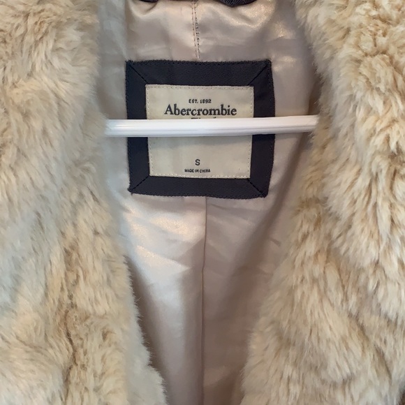 Abercrombie & Fitch Faux Fur Jacket - Picture 4 of 5